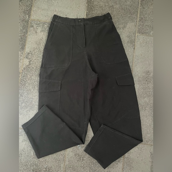 Lululemon Light Utilitech Cargo
Pocket High-Rise Pant Graphite Grey Size 26. EUC - Picture 6 of 13